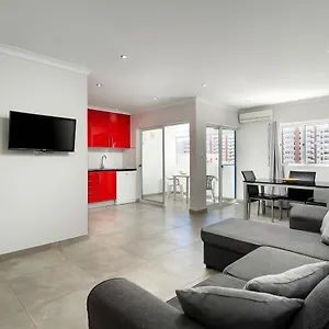 Apartamento Da Rocha Bliss W/ Balcony - 5min Walk To The - By Lovelystay, Portimão
